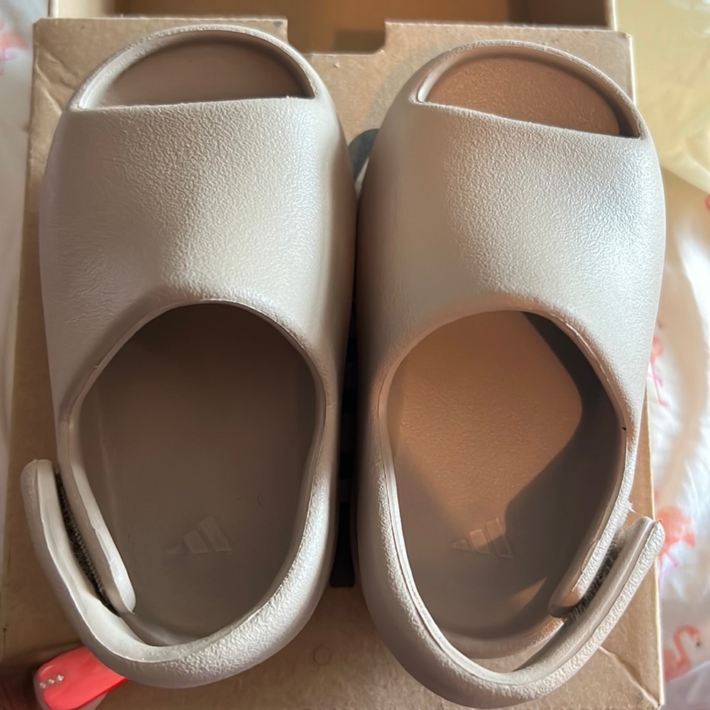 Pure Original Yeezy Slides infant size7k